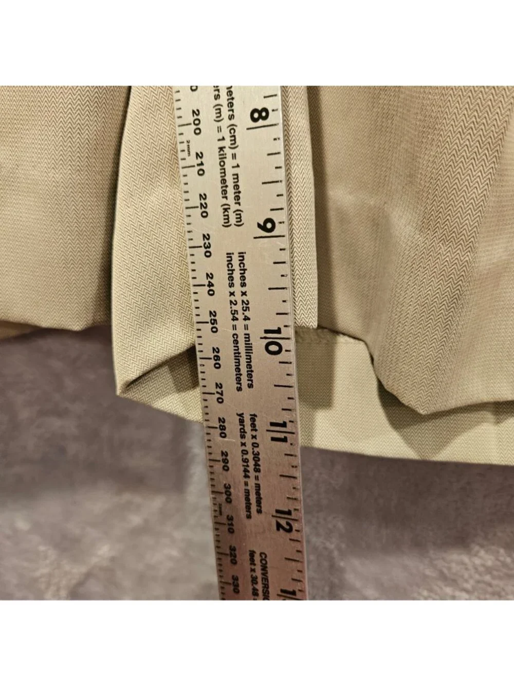 Cutter & Buck CB drytecl lux Shorts Mens 32 pleated Tan pleated golf business